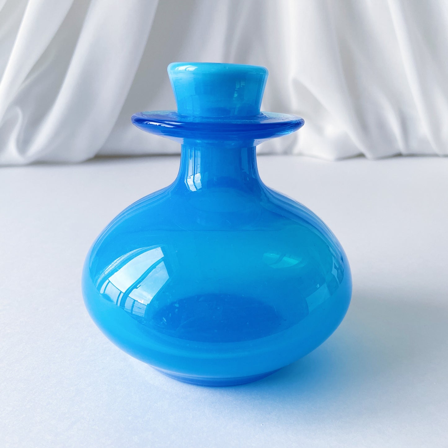 エリック・ホグラン Erik Hoglund ボダ Boda 鮮やかな水色 ガラス瓶 3R1D024