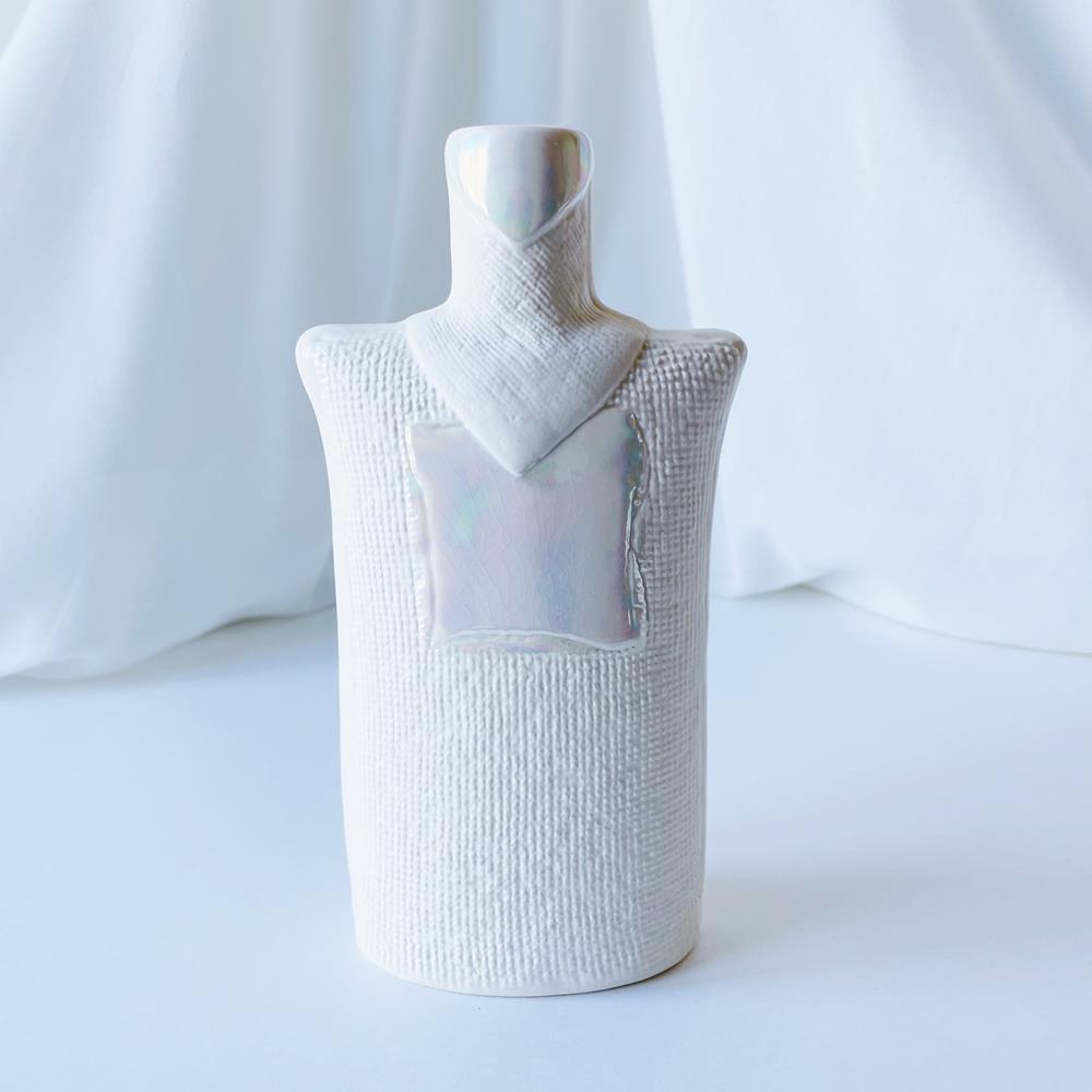 スザンヌ・オーレン Suzanne Ohlen   ロールストランド　白の上着の花瓶  4R1J019